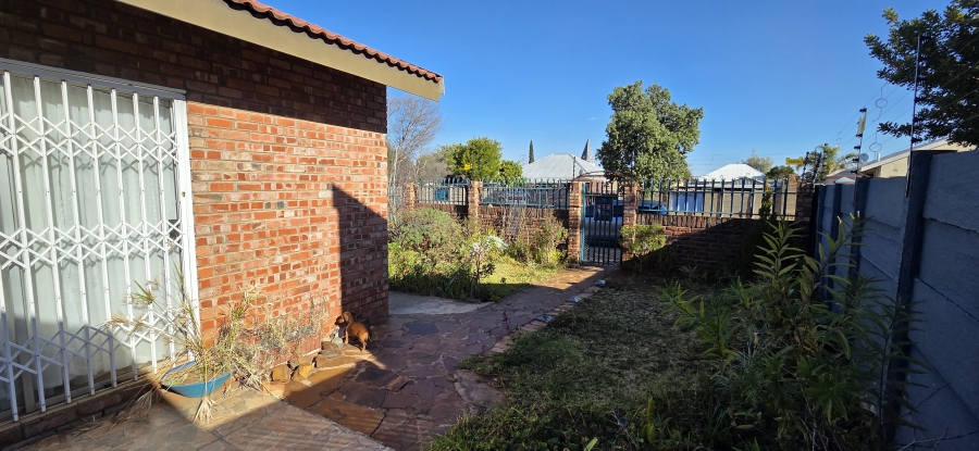 3 Bedroom Property for Sale in Beaconsfield Northern Cape